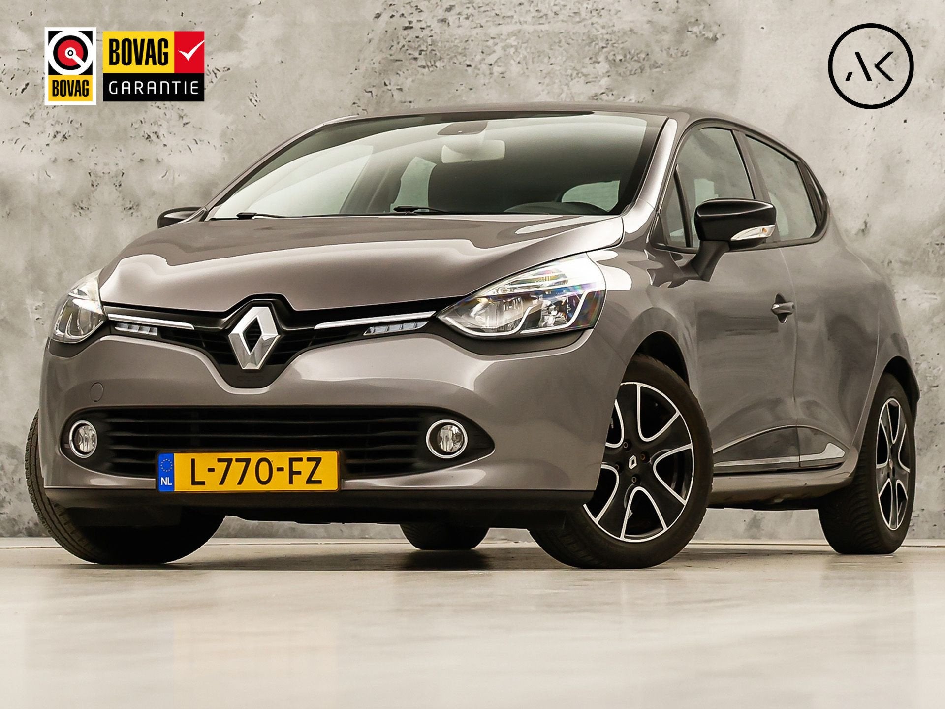 Renault Clio 0.9 TCe Dynamic Sport (NAVIGATIE, CRUISE, LM VE, Auto's, Voorwielaandrijving, Zwart, 540 kg, Handgeschakeld