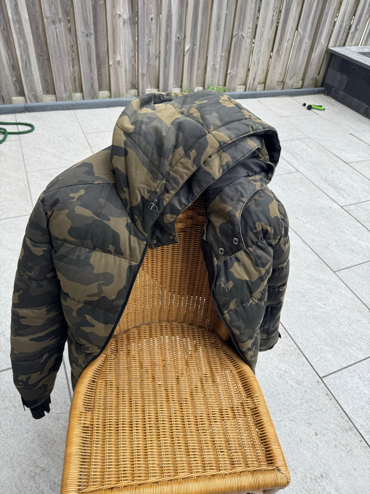 Zara camouflage pufferjack - Maat L, Ophalen of Verzenden, Zo goed als nieuw, Maat 52/54 (L), Groen