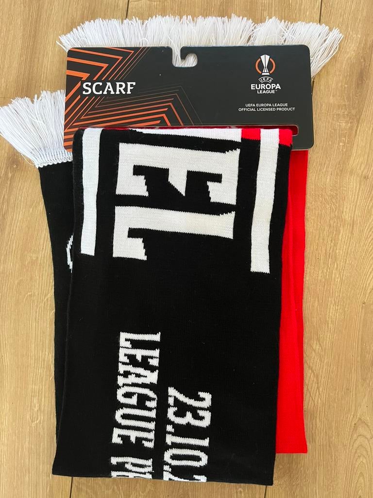 Sjaal van wedstrijd Freiburg - FC Utrecht, Ophalen of Verzenden, Zo goed als nieuw, F.C. Utrecht, Vaantje of Sjaal
