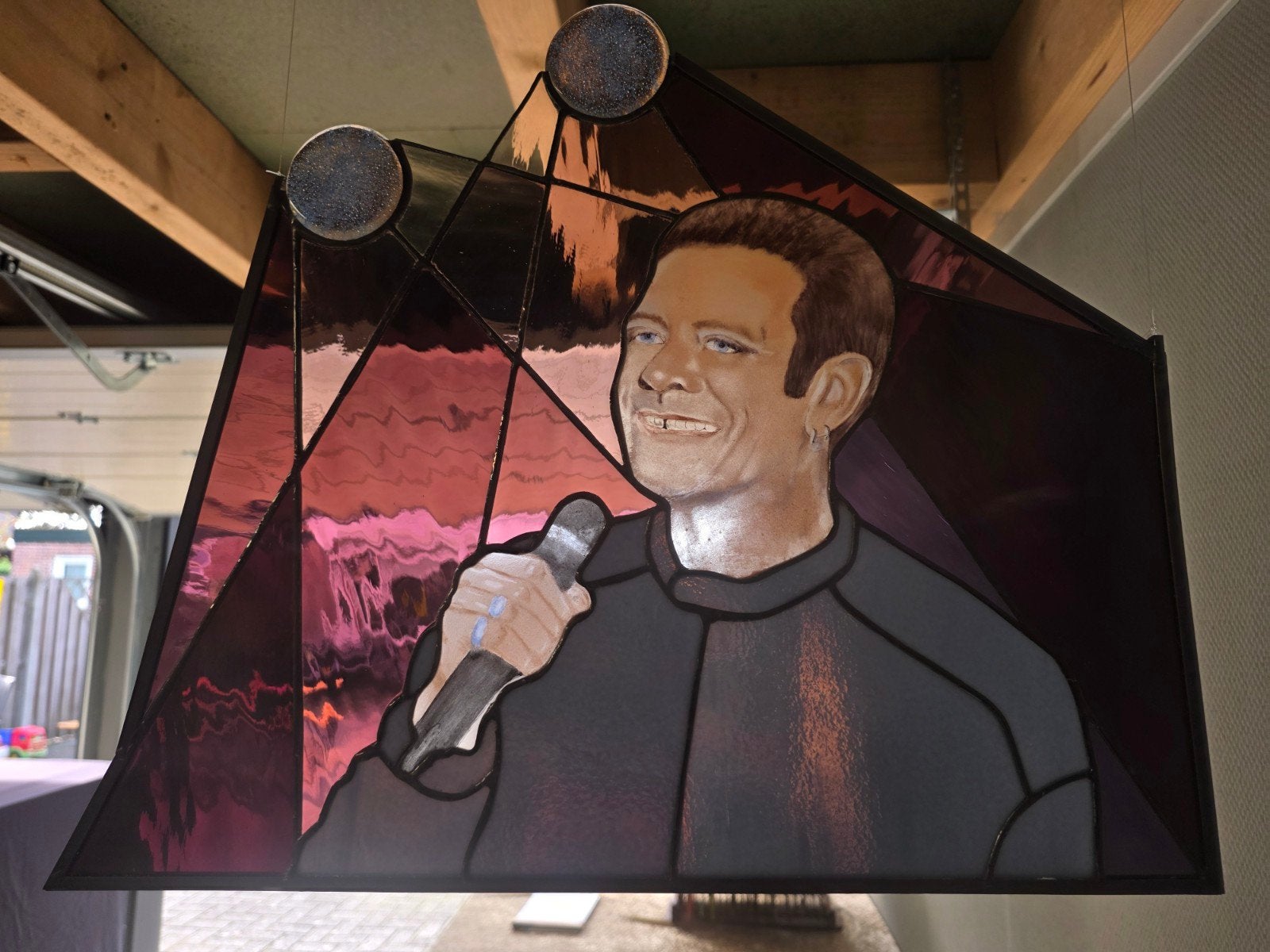 Uniek gebrandschilderd portret van Rob de Nijs, Antiek en Kunst, Ophalen of Verzenden