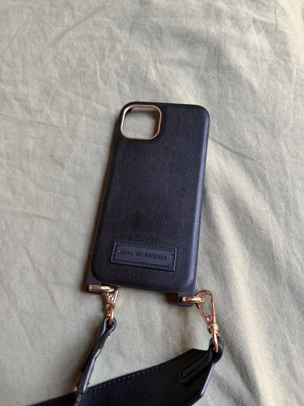 Ideal of Sweden iPhone 13 hoesje met band, Zwart, Met koord, Ophalen of Verzenden, Zo goed als nieuw