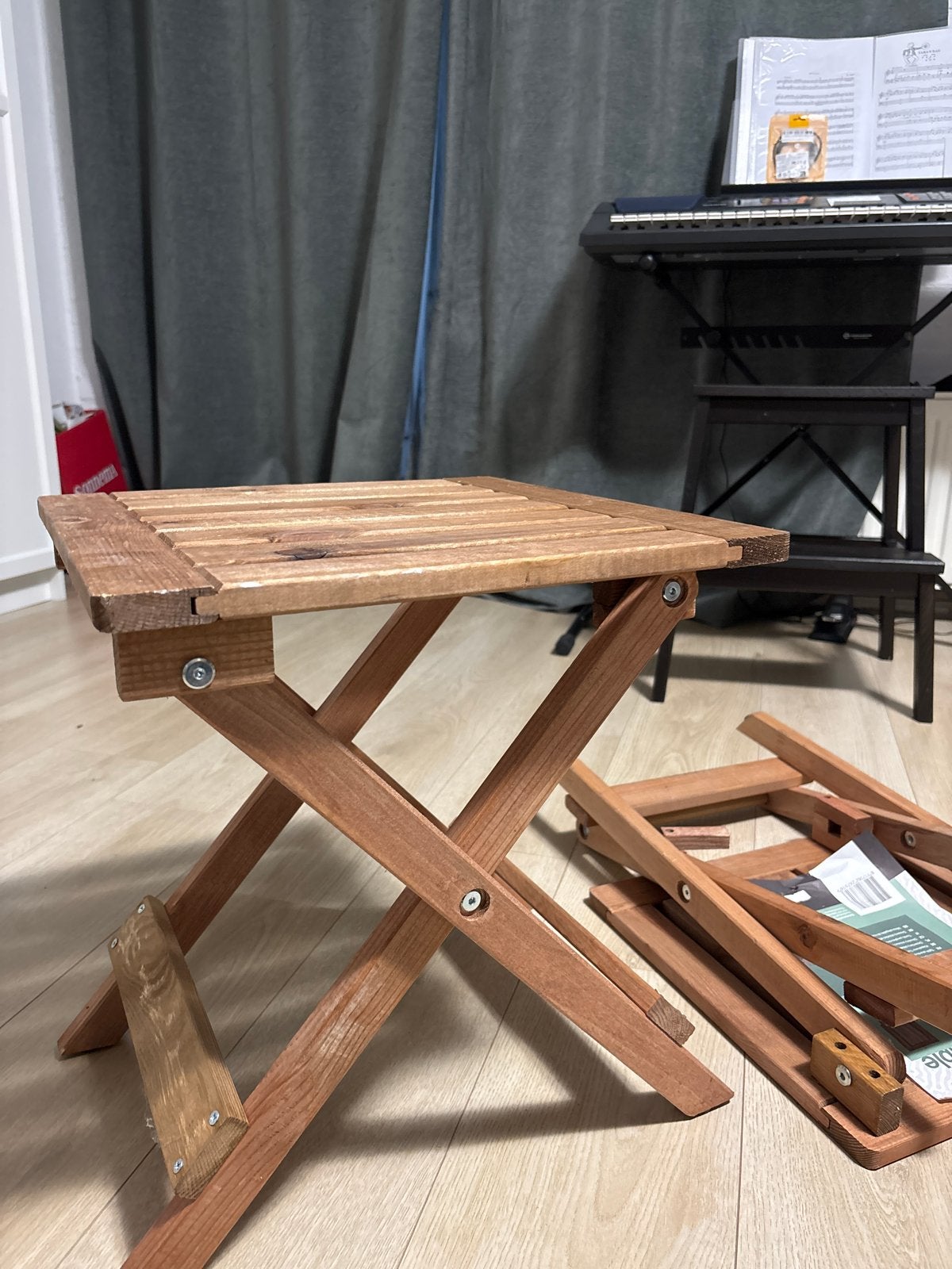 Houten inklapbaar krukje/ bijzettafel, Ophalen, Gebruikt, Hout, Inklapbaar