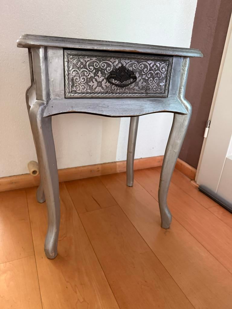 Nachtkastje tafeltje barok, Ophalen, Minder dan 45 cm, 55 tot 70 cm, Zo goed als nieuw