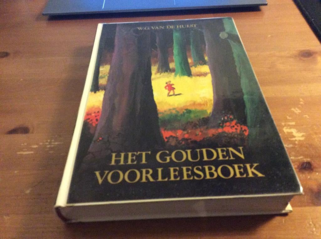 Het Gouden Voorleesboek. W.G. van de Hulst. 5e druk 1977, Ophalen of Verzenden, Gelezen, W.G. van de Hulst, Fictie algemeen
