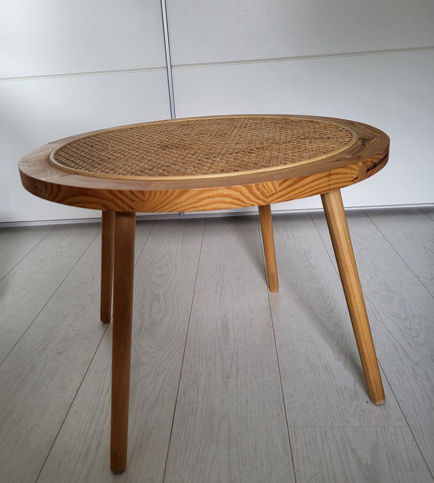 mooie salon/bijzettafel, Ophalen, Rond, Hout
