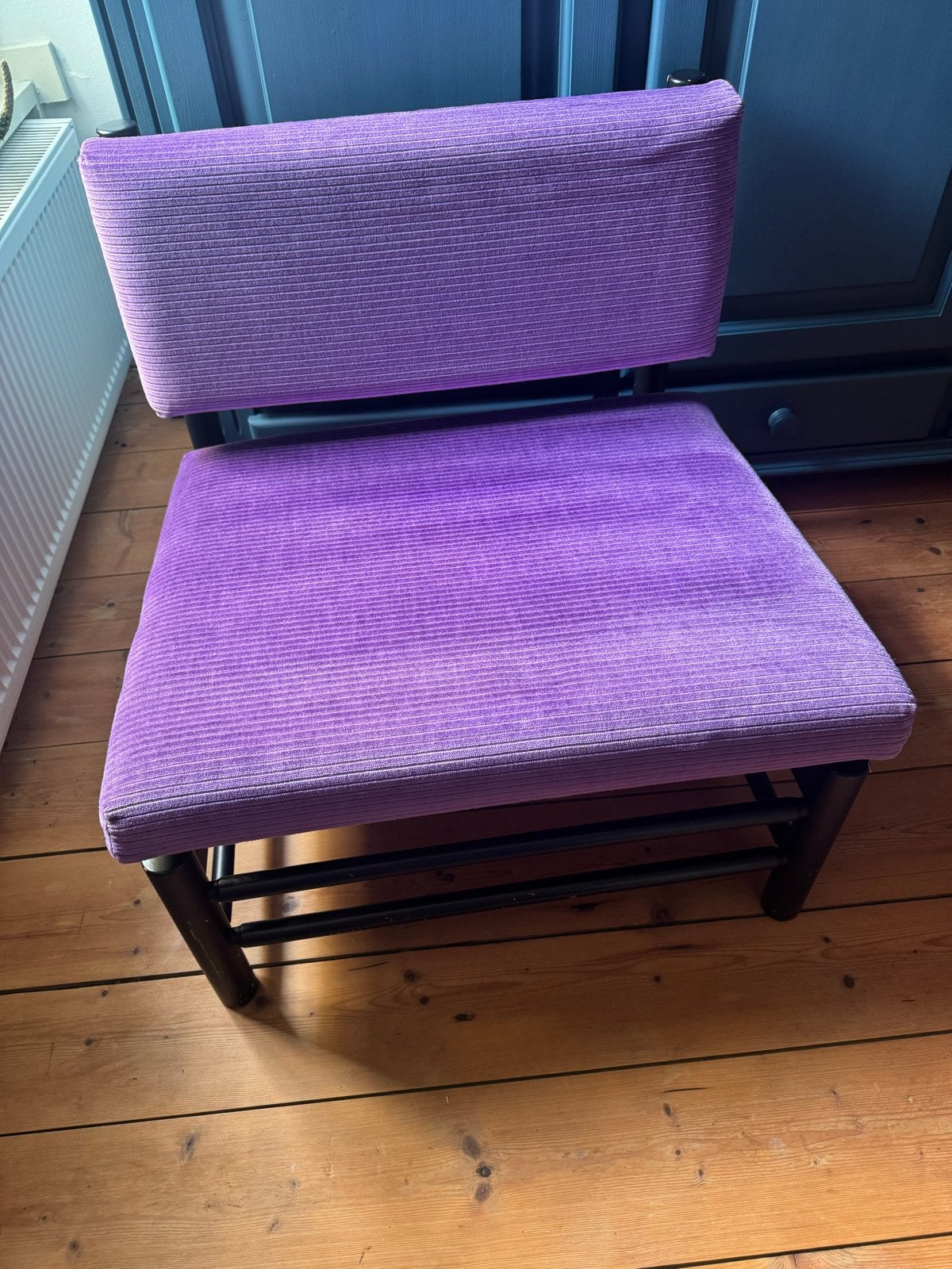 Retro design stoel met paarse ribcord bekleding, Ophalen, Gebruikt, Twee, Stof