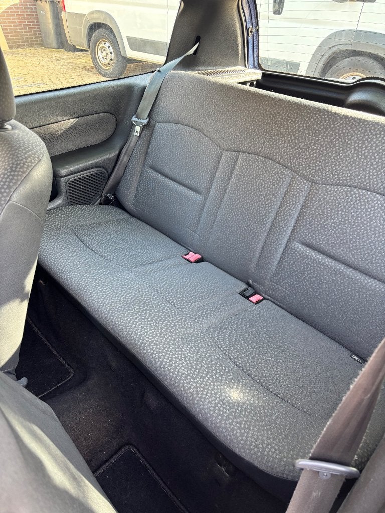 Foto 7 van Renault Clio 1.2 E4 2007 Blauw