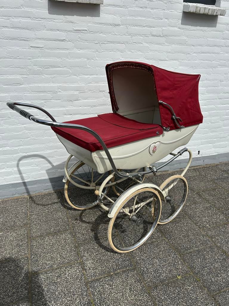 Vintage Silver Cross kinderwagen met rode kap, Gebruikt, Met reiswieg, Ophalen, Kinderwagen