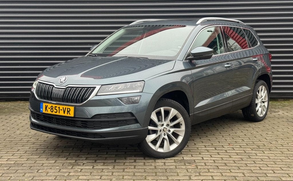 Skoda Karoq Sportline Business | Pano | Adaptive LED | ACC |