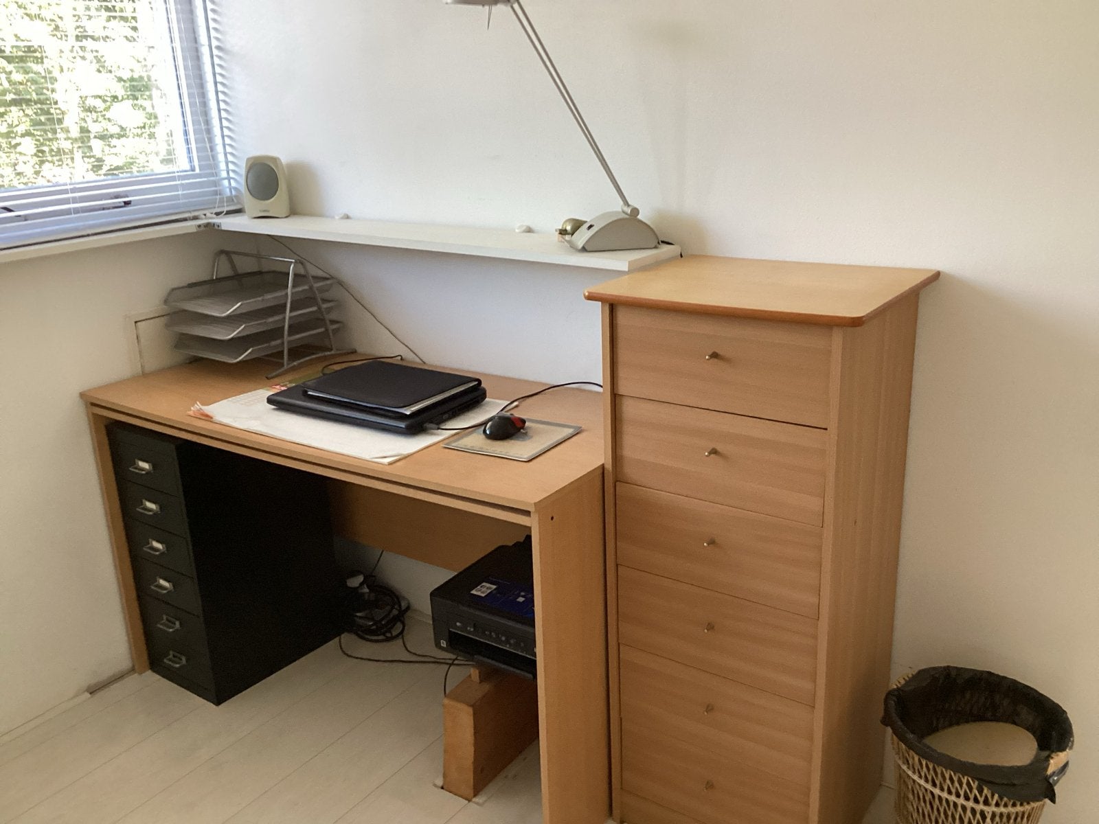 Praktisch bureau met ladekast en opbergruimte, Ophalen, Gebruikt, Bruin, Overige merken