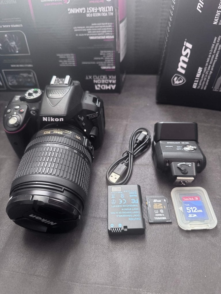 Nikon D5300 | Nikkor 18-105mm lens | USB C Batterij | SB300, Kantelbaar/draaibaar scherm, Spiegelreflex, Ophalen of Verzenden