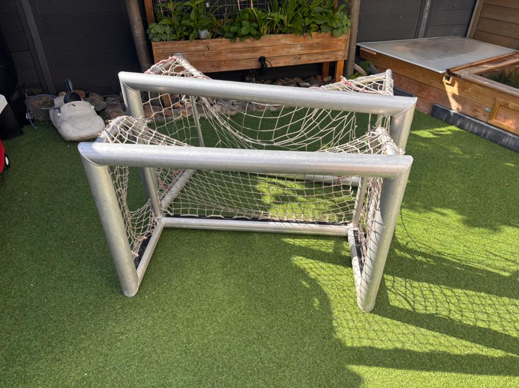 2 aluminium voetbal doeltjes, Maat XL, Ophalen, Gebruikt, Overige typen