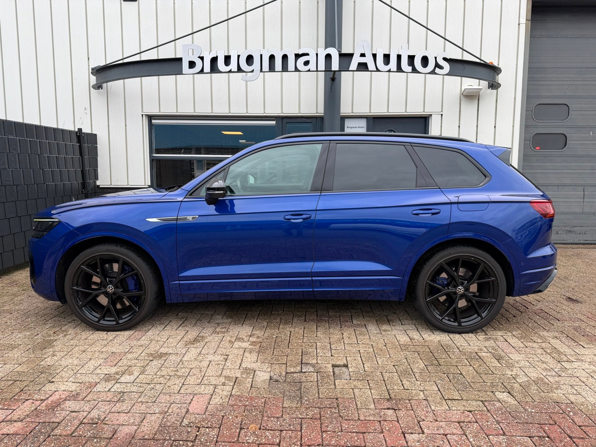 Volkswagen Touareg 3.0 TSi eHybrid 4MOTION R, Auto's, Automaat, Dealer onderhouden, Gebruikt, 2995 cc