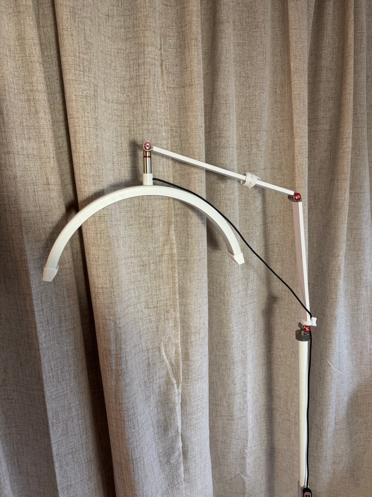 Professionele LED lamp - Halve Maan Vloerlamp, Ophalen, Overige fittingen, Zo goed als nieuw, Metaal