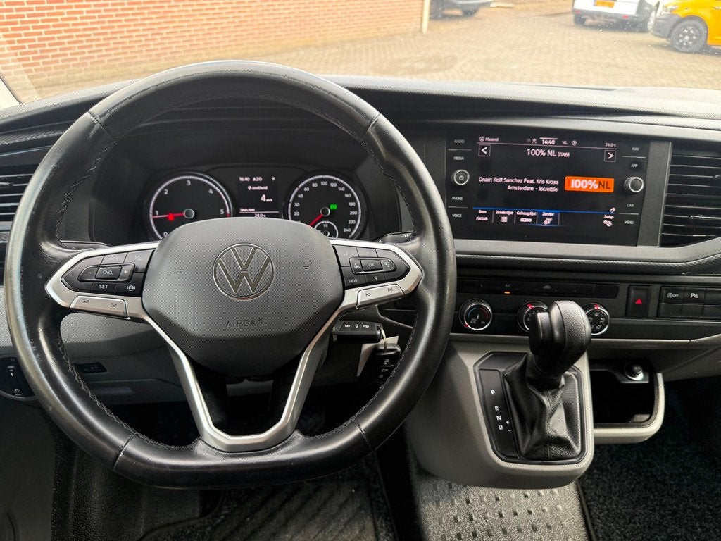 Volkswagen Transporter 2.0 TDI L1H1 Highline T6.1 DSG 150PK, Gebruikt, 4 cilinders, 150 pk, Volkswagen