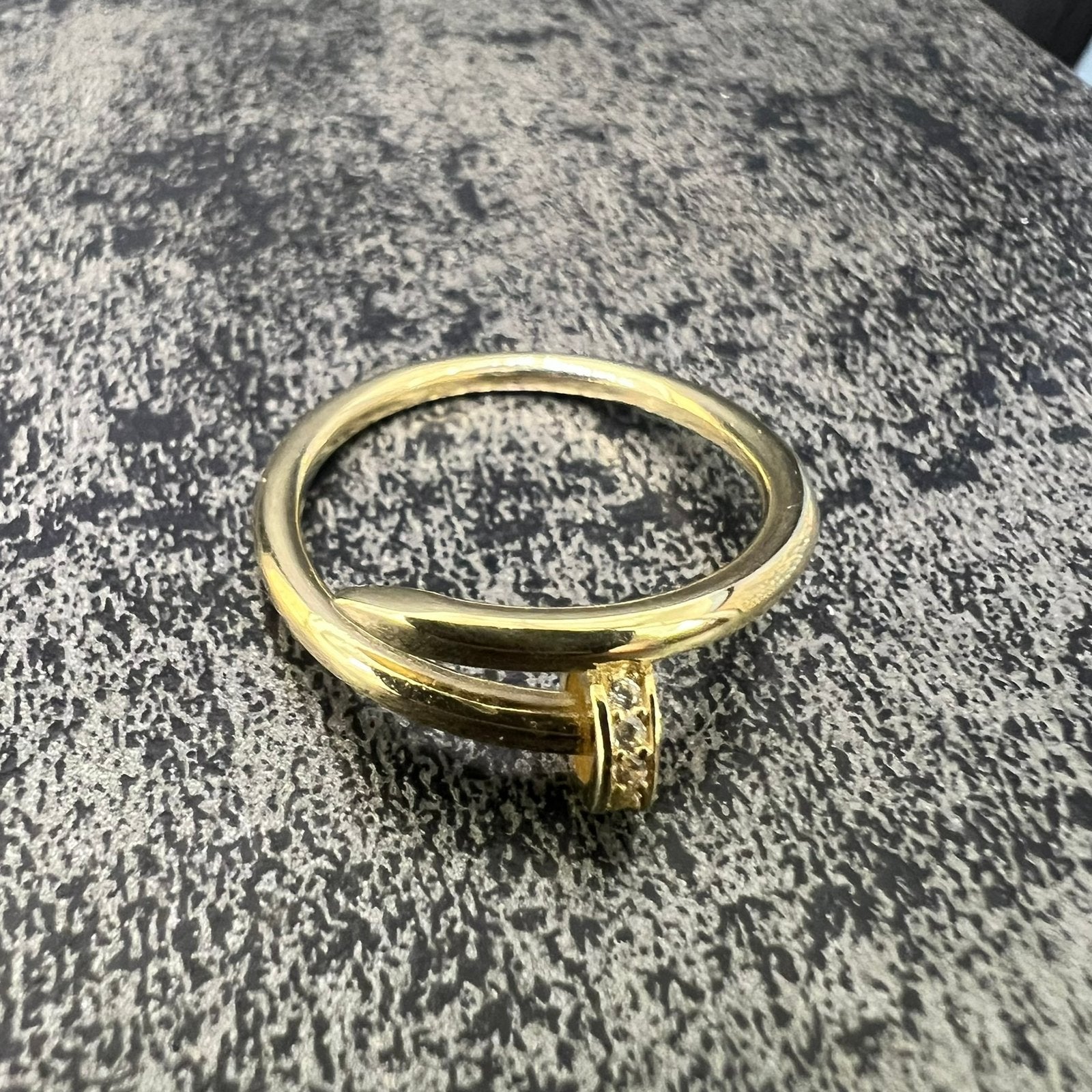 14 karaat gouden ring spijker model nieuw, Ophalen of Verzenden