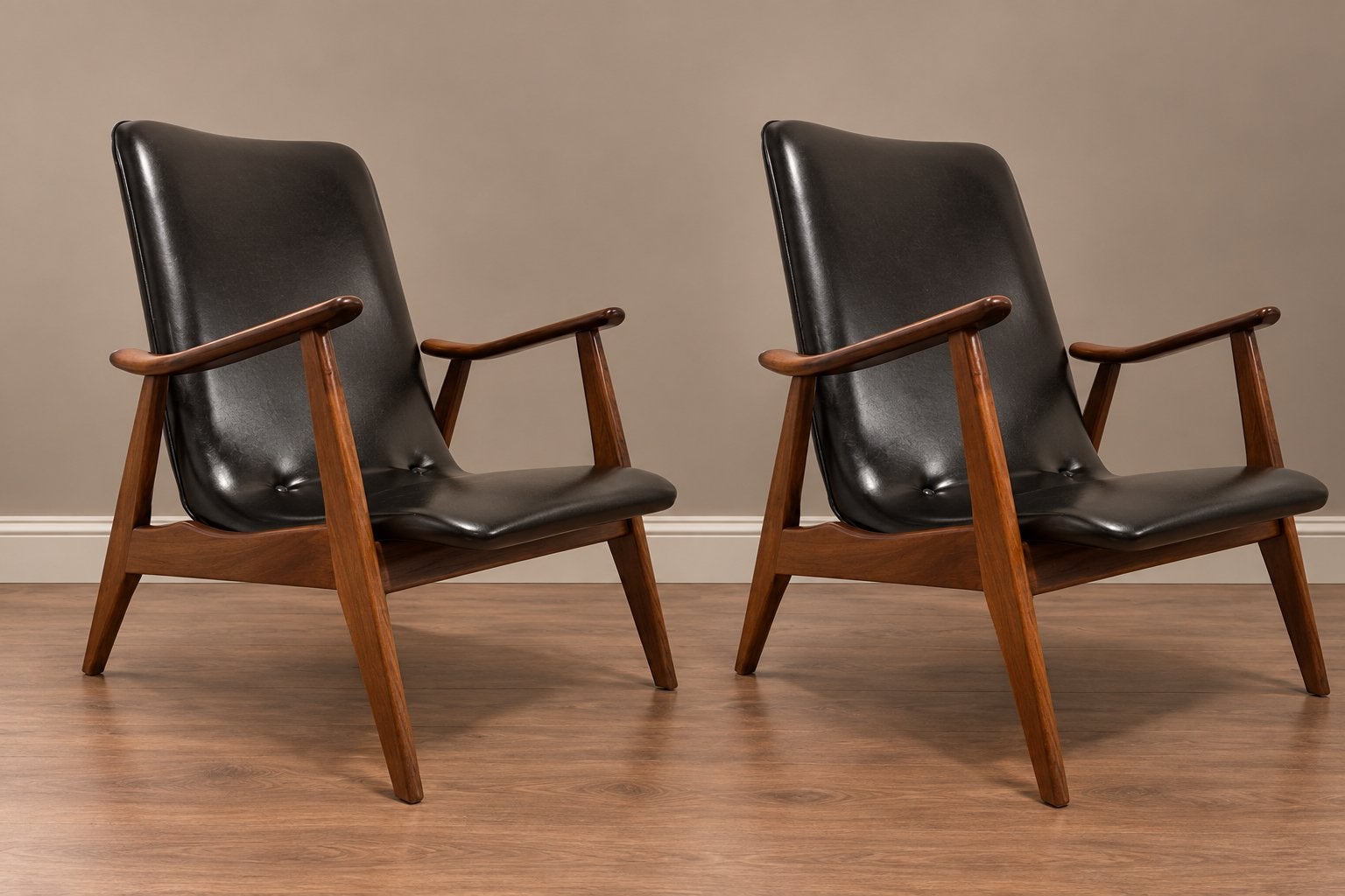 Foto 3 van Set van 2 Louis van Teeffelen WéBé fauteuils – teak & skai