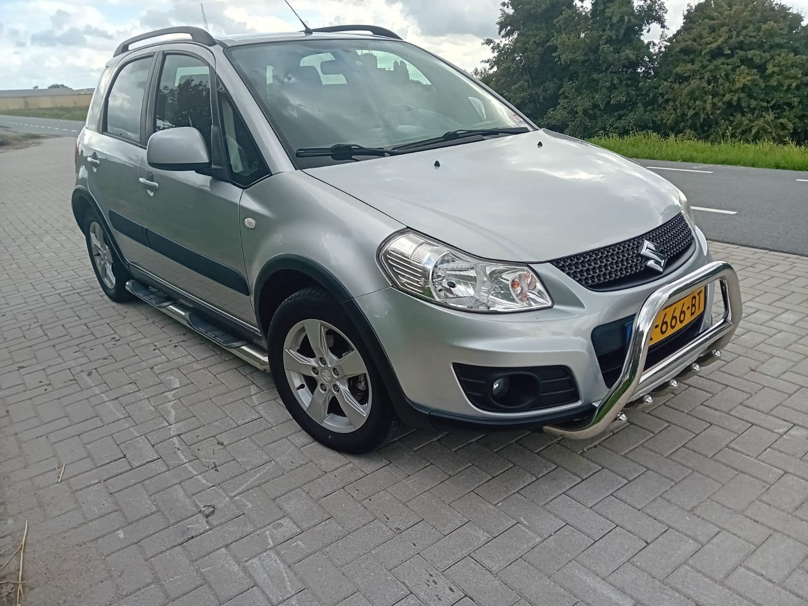 Suzuki SX4 1.6 AUTOMAAT.Keyless entry/start.Boekje aanwezig., 15 km/l, 4 cilinders, 1200 kg, Particulier