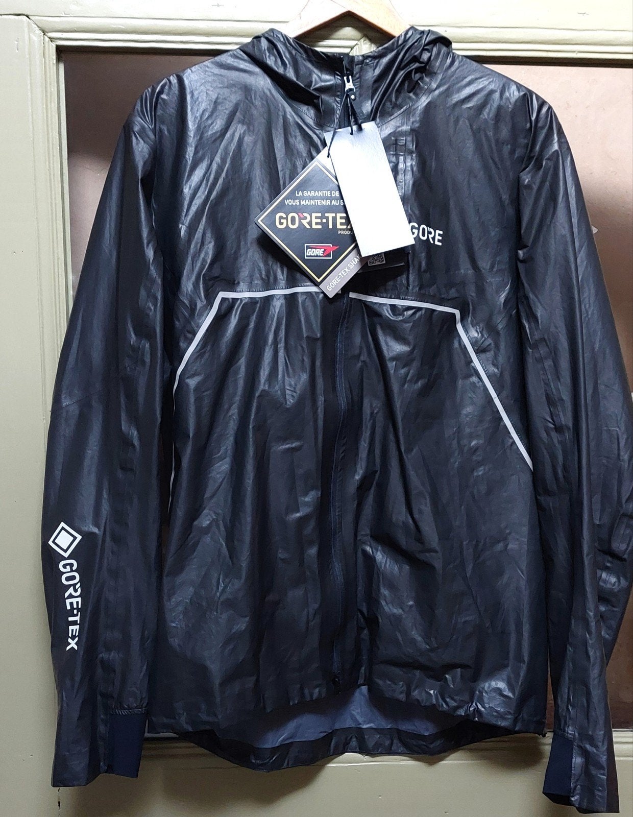 Gore wear R7 Gore Tex shakedry hooded ultralite jacket, Ophalen of Verzenden, Nieuw, Kleding
