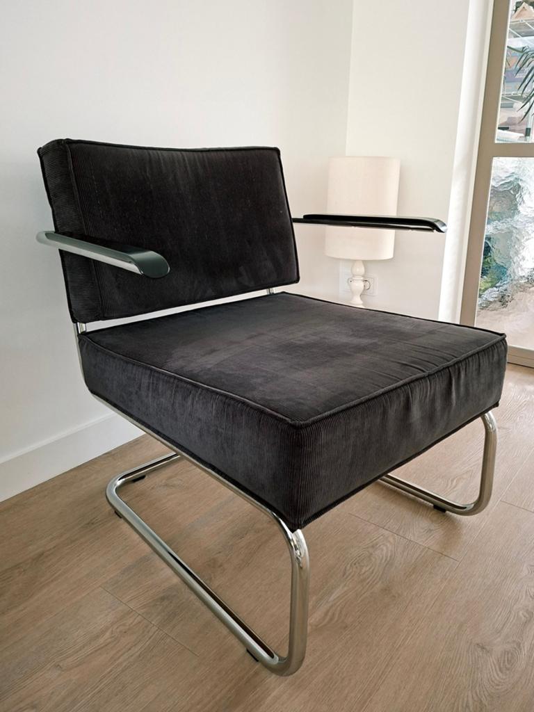 Fauteuil zwart rib van Trendhopper, Huis en Inrichting, Fauteuils, Ophalen, Gebruikt, 75 tot 100 cm, 50 tot 75 cm