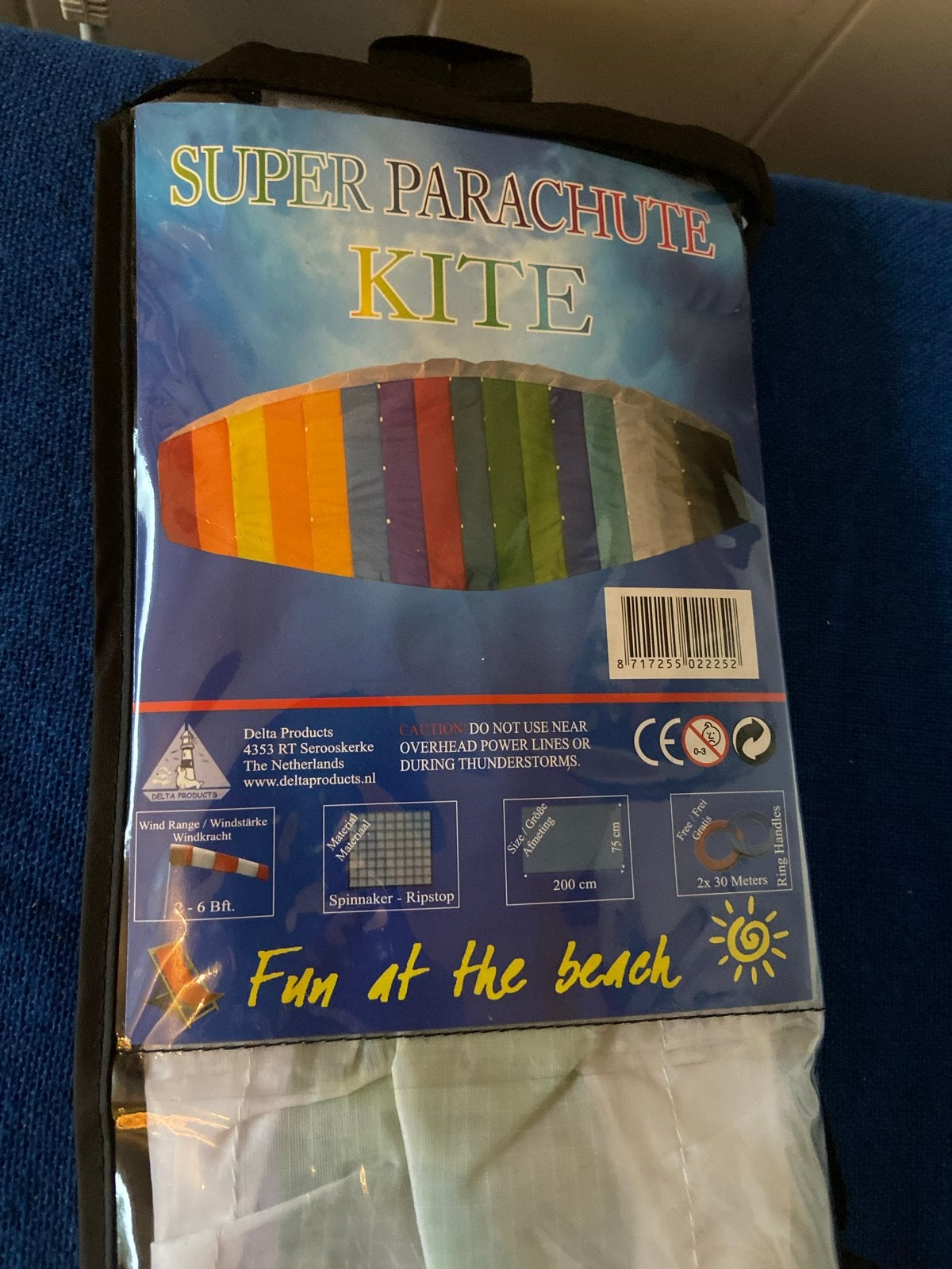 Nieuw - Matrasvlieger - Regenboog Parachute Vlieger 200 cm, Sport en Fitness, Vliegeren, Ophalen of Verzenden, Nieuw, Tweelijns