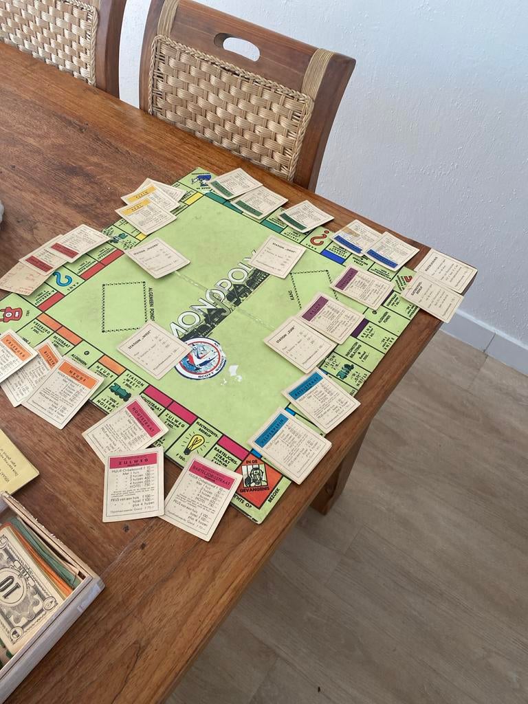 Vintage Monopoly Bordspel a kerkhof ontbreekt, Hobby en Vrije tijd, Gezelschapsspellen | Bordspellen, Drie of vier spelers, Ophalen