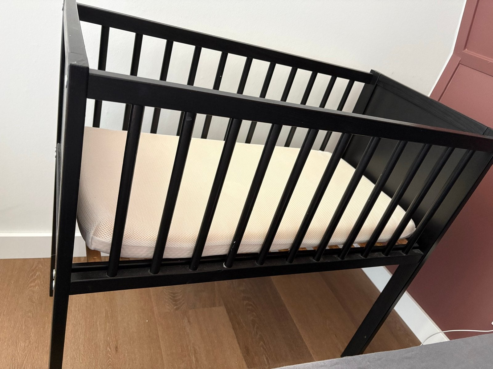 Houten wieg met matras - Zwart, Ophalen, Zo goed als nieuw, Wieg