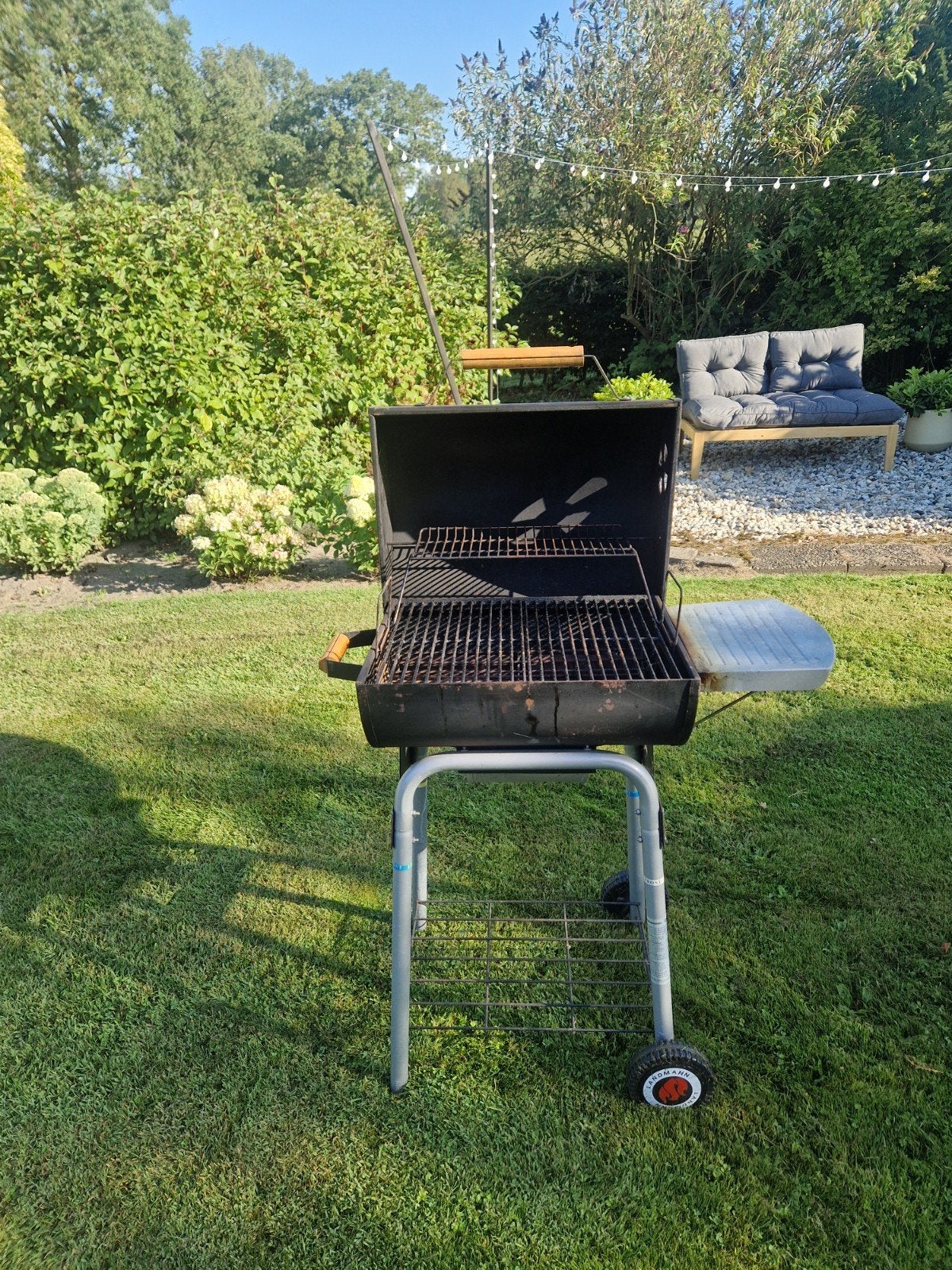 BBQ met in hoogte verstelbaar rooster, Ophalen, Gebruikt, Landman