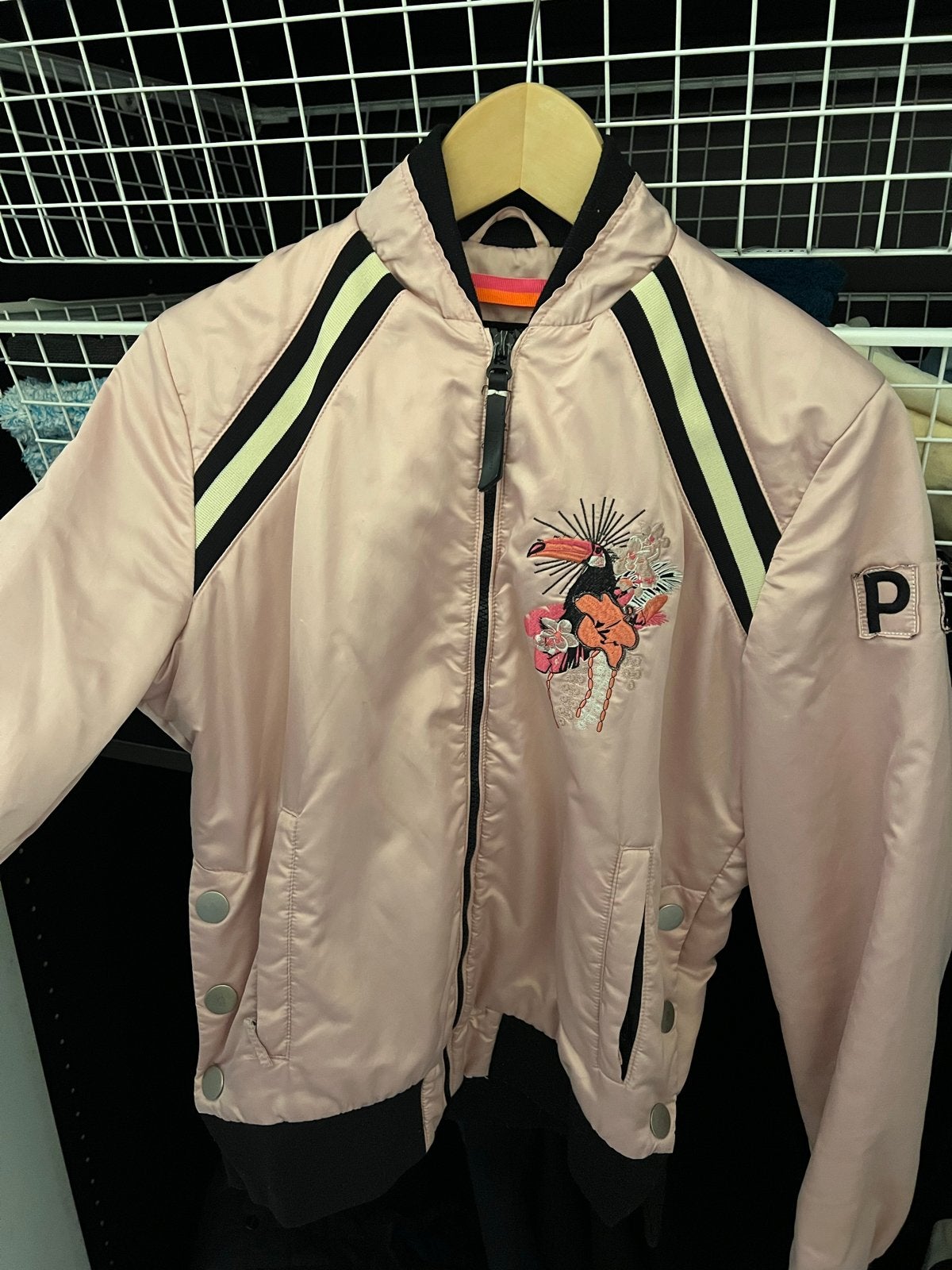 Roze bomberjack met borduursel en strepen, Kleding | Dames, Ophalen of Verzenden, Zo goed als nieuw, Maat 38/40 (M), Roze