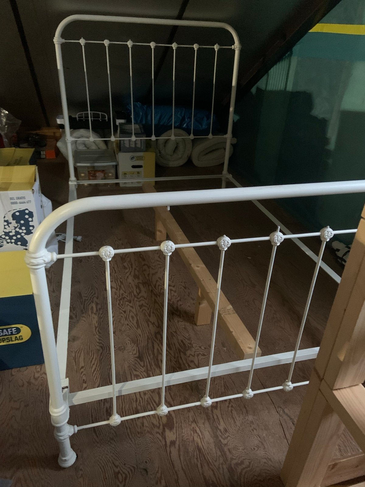 Vintage nachtkastje en beddenframe, Antiek en Kunst, Ophalen