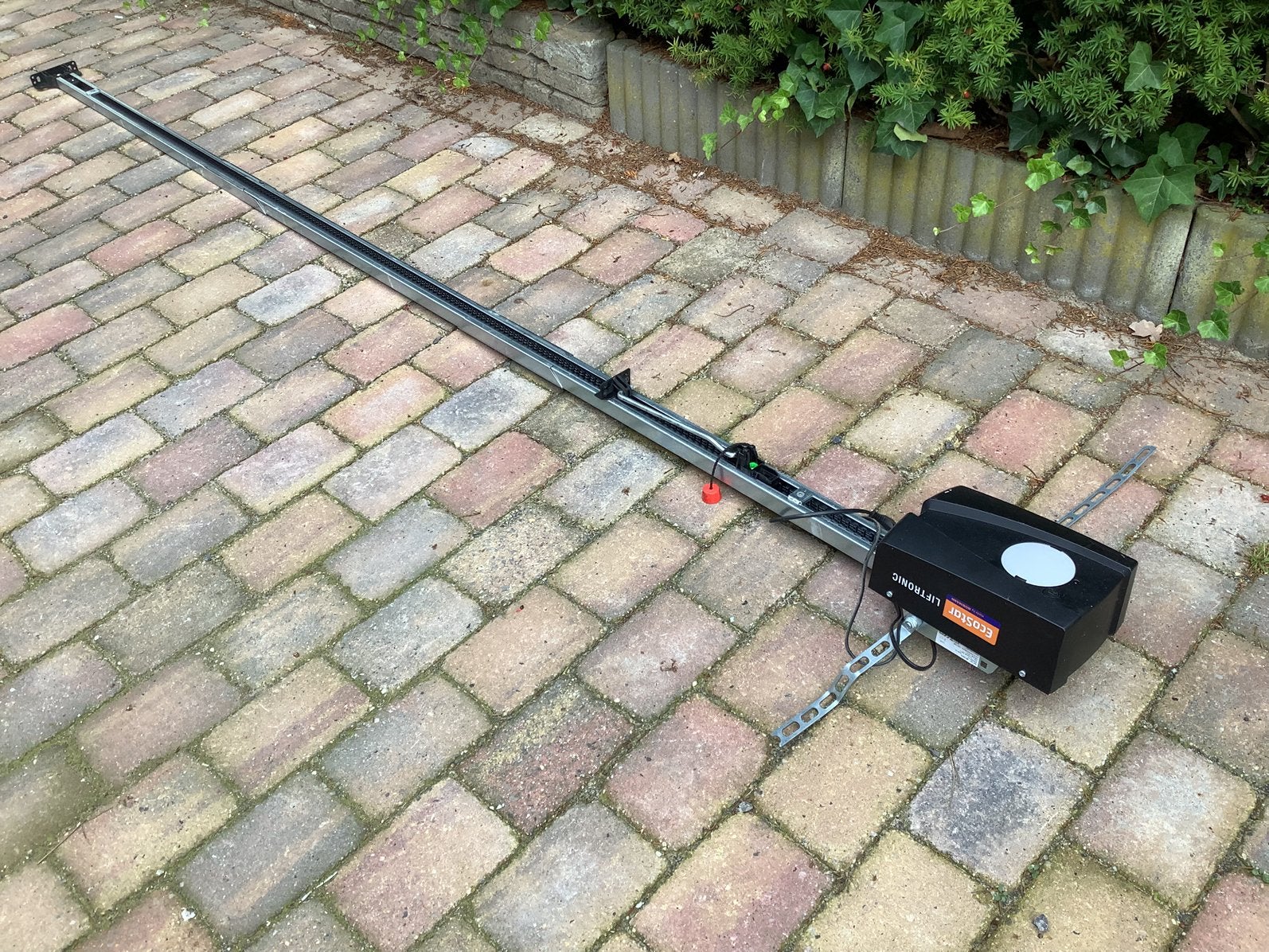 Electrische garagedeur opener, Ophalen, Zo goed als nieuw, 250 mm of meer