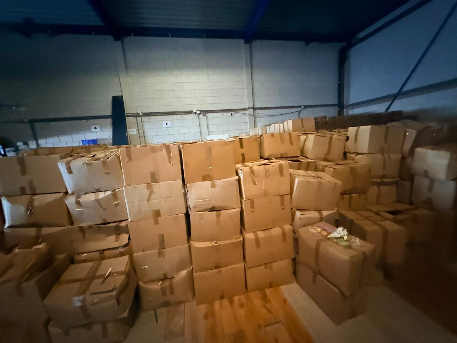 Partij Tweedehands Kleding per Kilo (Dames, Heren, Kinderen), Ophalen, Zo goed als nieuw