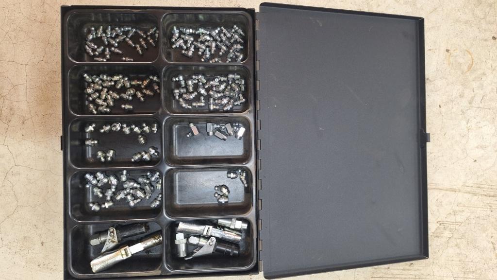 Grote set smeernippels en vetnippels, Auto-onderdelen, Ophalen of Verzenden, Nieuw