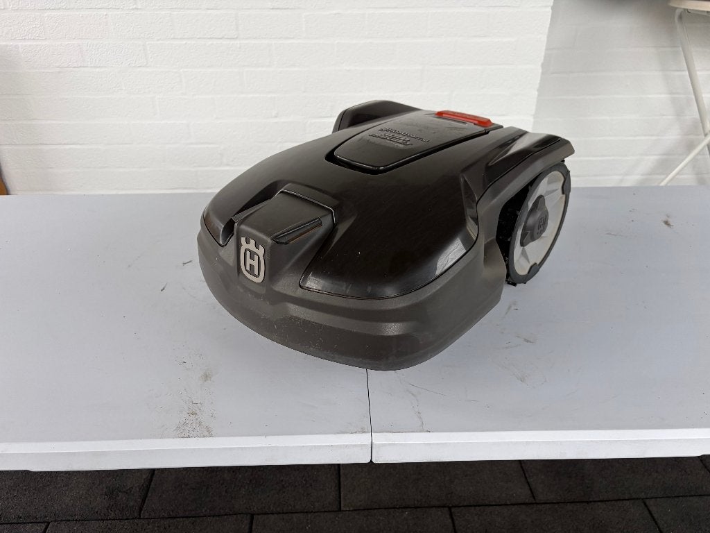 Husqvarna Automower 310 Mark II robotmaaier – bouwjaar 2025, Ophalen, Bestuurbaar via app, Zo goed als nieuw, 20 tot 25 cm