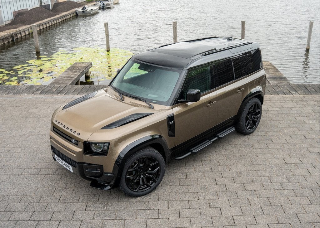Land Rover Defender 110 P300e 110 X-Dynamic HSE | Outland Ed, Auto's, Land Rover, Gebruikt, Zwart, 4 cilinders, Bruin