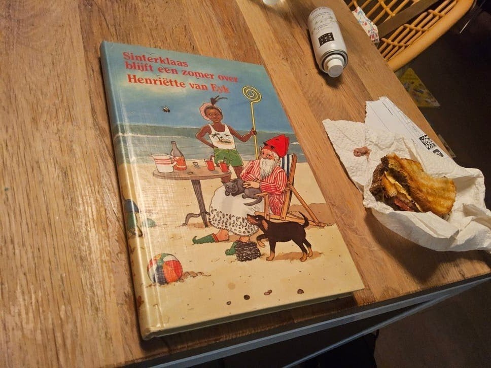Sinterklaas blijft een zomer over - Henriëtte van Eyk, Fictie algemeen, Ophalen of Verzenden, Zo goed als nieuw, Henriëtte van Eyk