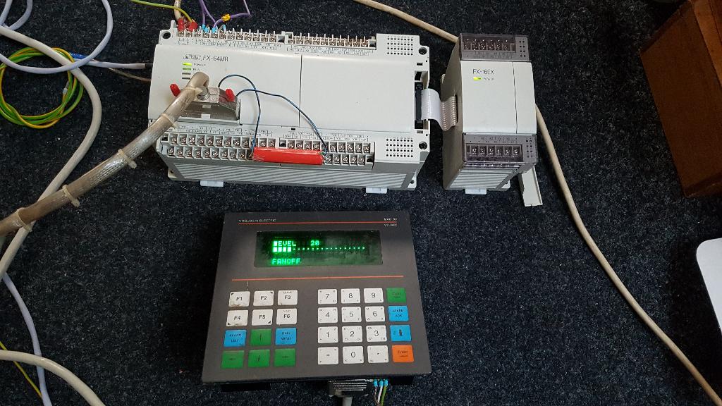 Mitsubishi / Melsec PLC met scherm FX-64MR-ES, Ophalen of Verzenden, Gebruikt