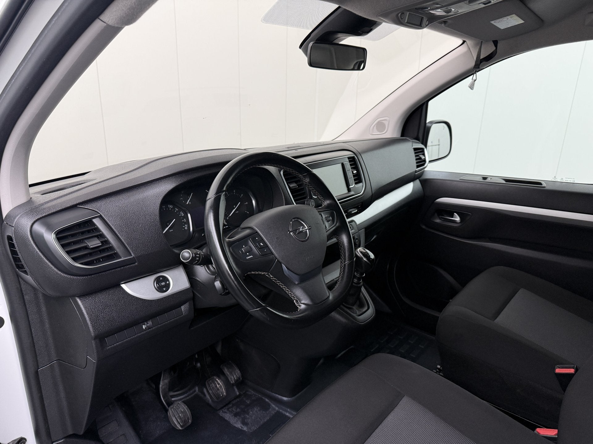 Opel Vivaro 2.0CDTI 122PK XXL Dubbele Cabine Innovation | Na, Auto's, Bestelauto's, Voorwielaandrijving, Stof, Gebruikt, 4 cilinders