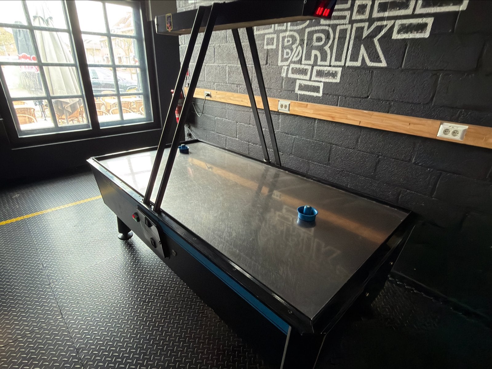 Airhockeytafel, Ophalen, Gebruikt