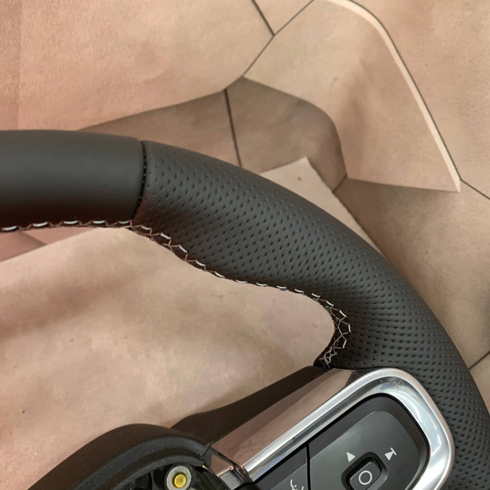 Stuur Stuurwiel Volvo xc40 Verwarming NIEUW LEER, Nieuw, Ophalen of Verzenden, Volvo