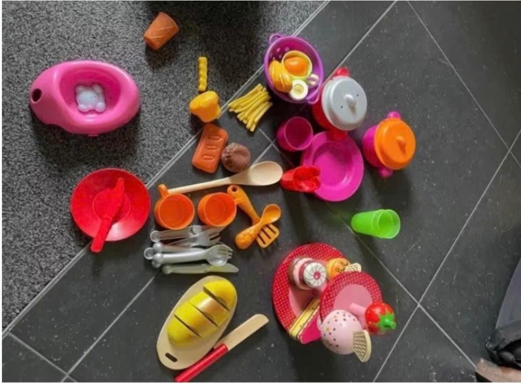 Keuken spulletjes etagère taartjes borden Hout, Kinderen en Baby's, Speelgoed | Houten speelgoed, Ophalen, Zo goed als nieuw, Overige typen