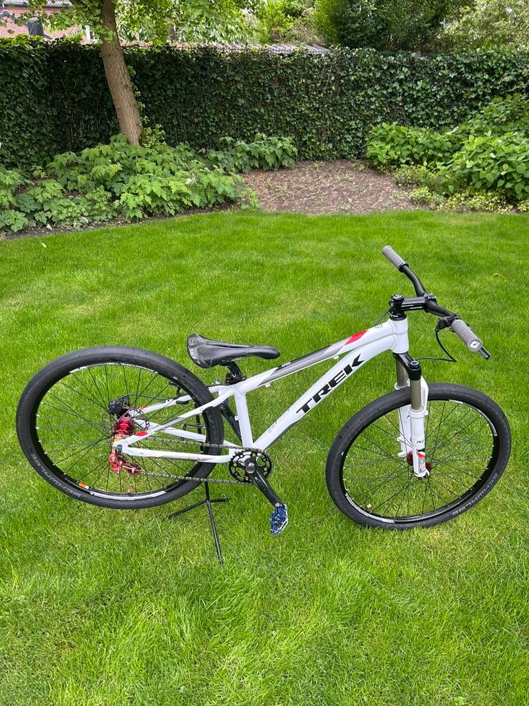 Dirtjumper / wheelie bike, 24 inch of meer, Aluminium, Ophalen of Verzenden, Zo goed als nieuw