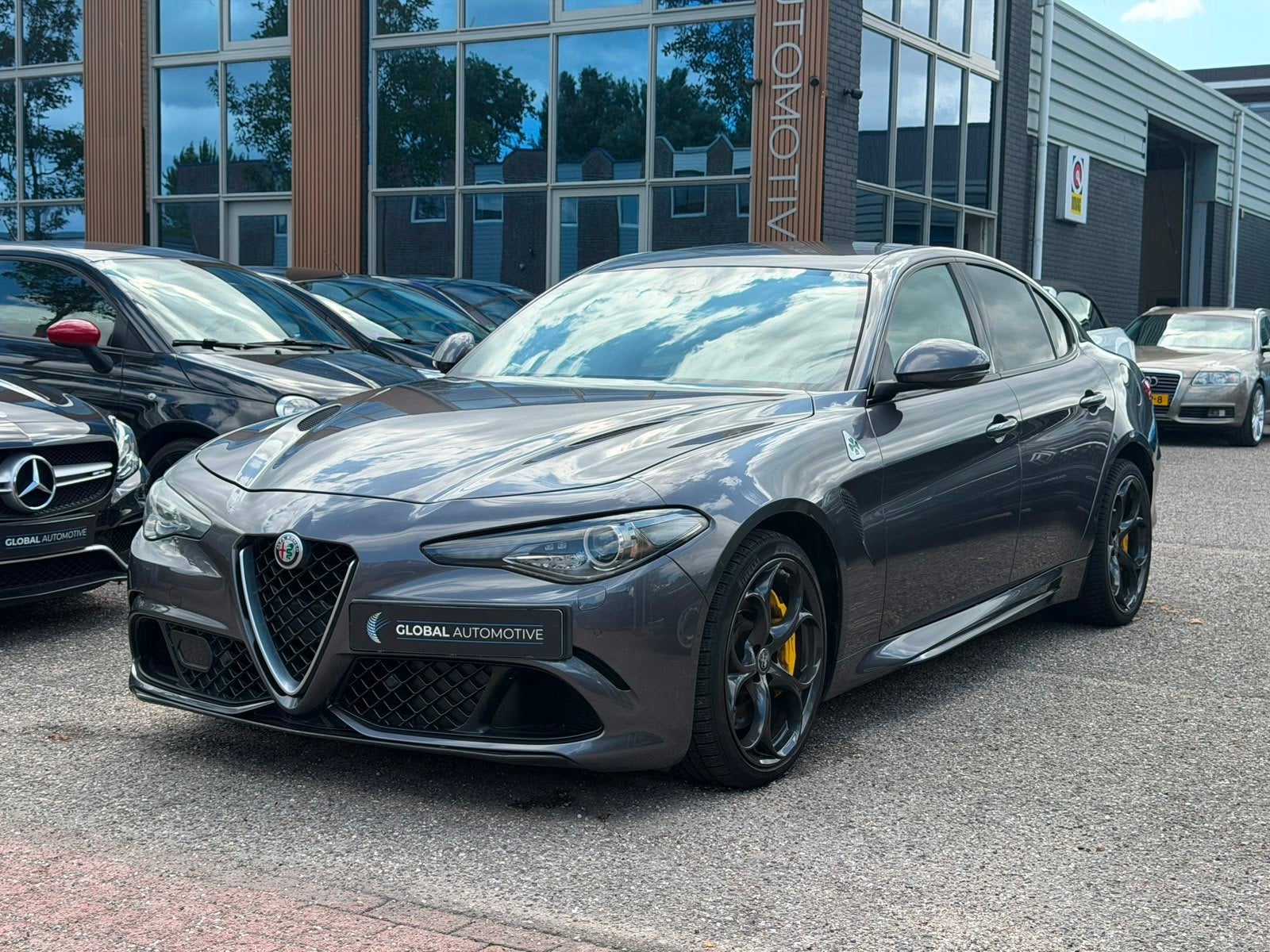 Alfa Romeo Giulia 2.9 V6 Quadrifoglio - BTW AUTO - CARBON PA, Auto's, Automaat, Dealer onderhouden, Achterwielaandrijving, Gebruikt