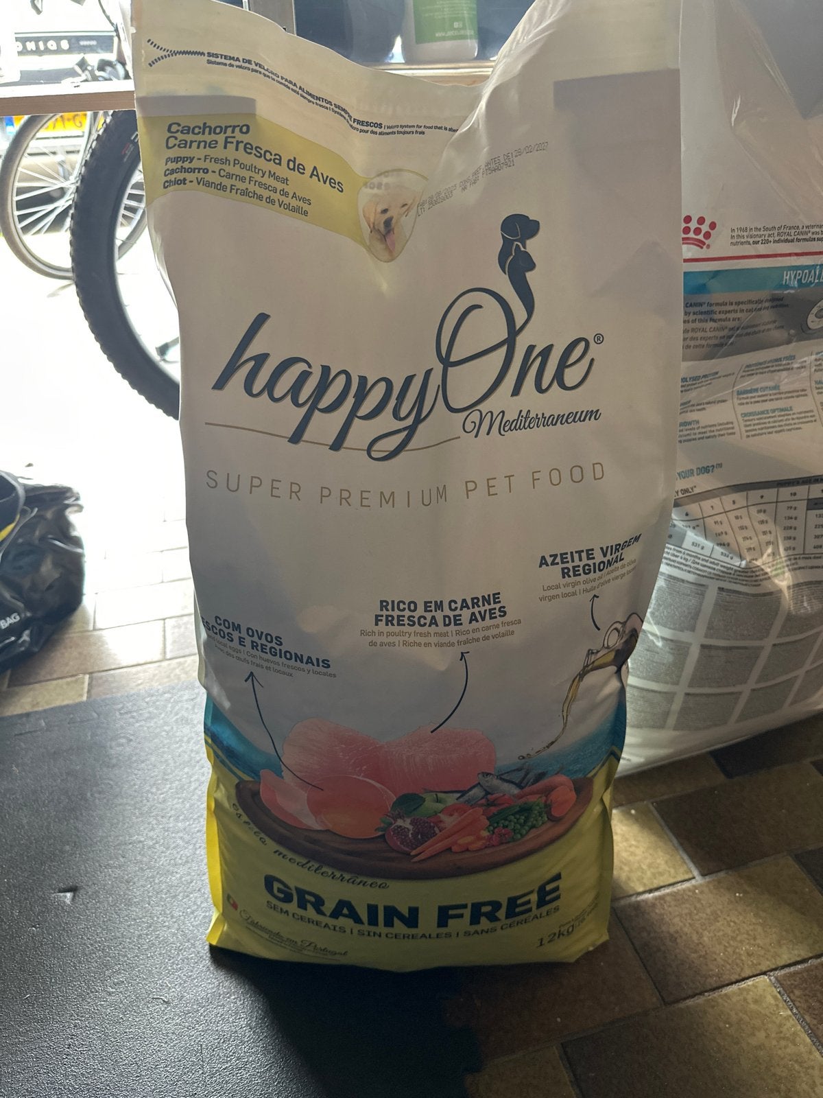 Happy one 12 kg puppy, Dieren en Toebehoren, Ophalen of Verzenden, Hond