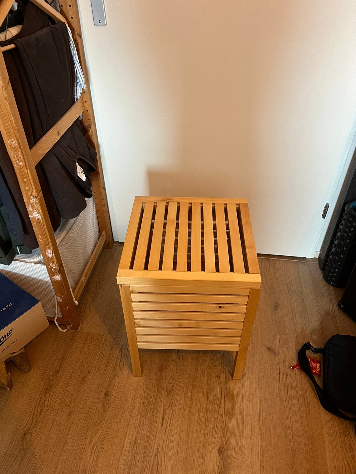 Houten kruk met opbergvak, Huis en Inrichting, Ophalen, Zo goed als nieuw