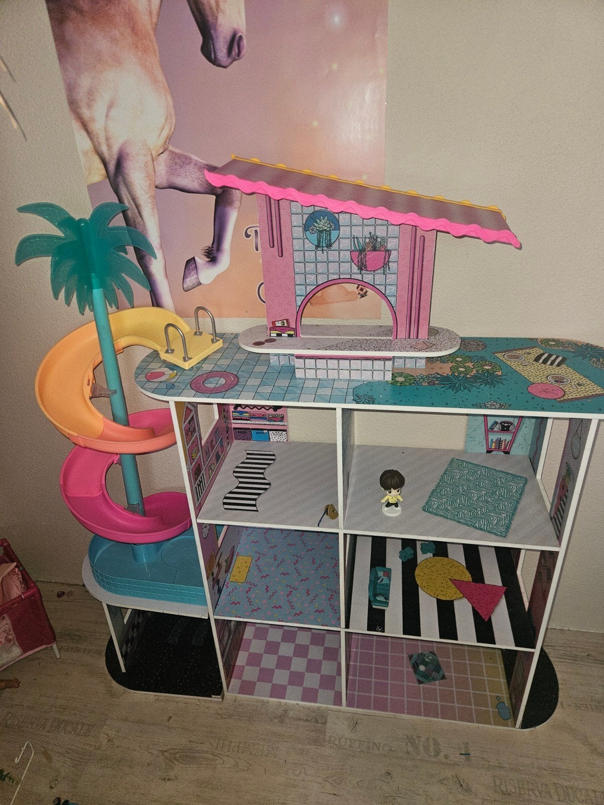 LoL surprise huis Groot *LoL trolley *, Kinderen en Baby's, Speelgoed | Poppenhuizen, Ophalen of Verzenden, Zo goed als nieuw