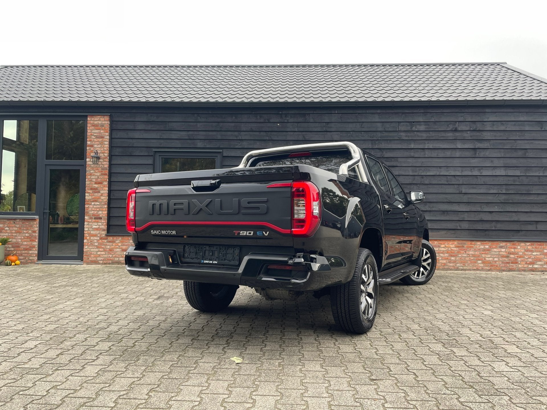 Maxus T90 EV 89 kWh - 3.300 kg trekgewicht - 5 persoons - Ze, Auto's, Automaat, Achterwielaandrijving, Gebruikt, Zwart