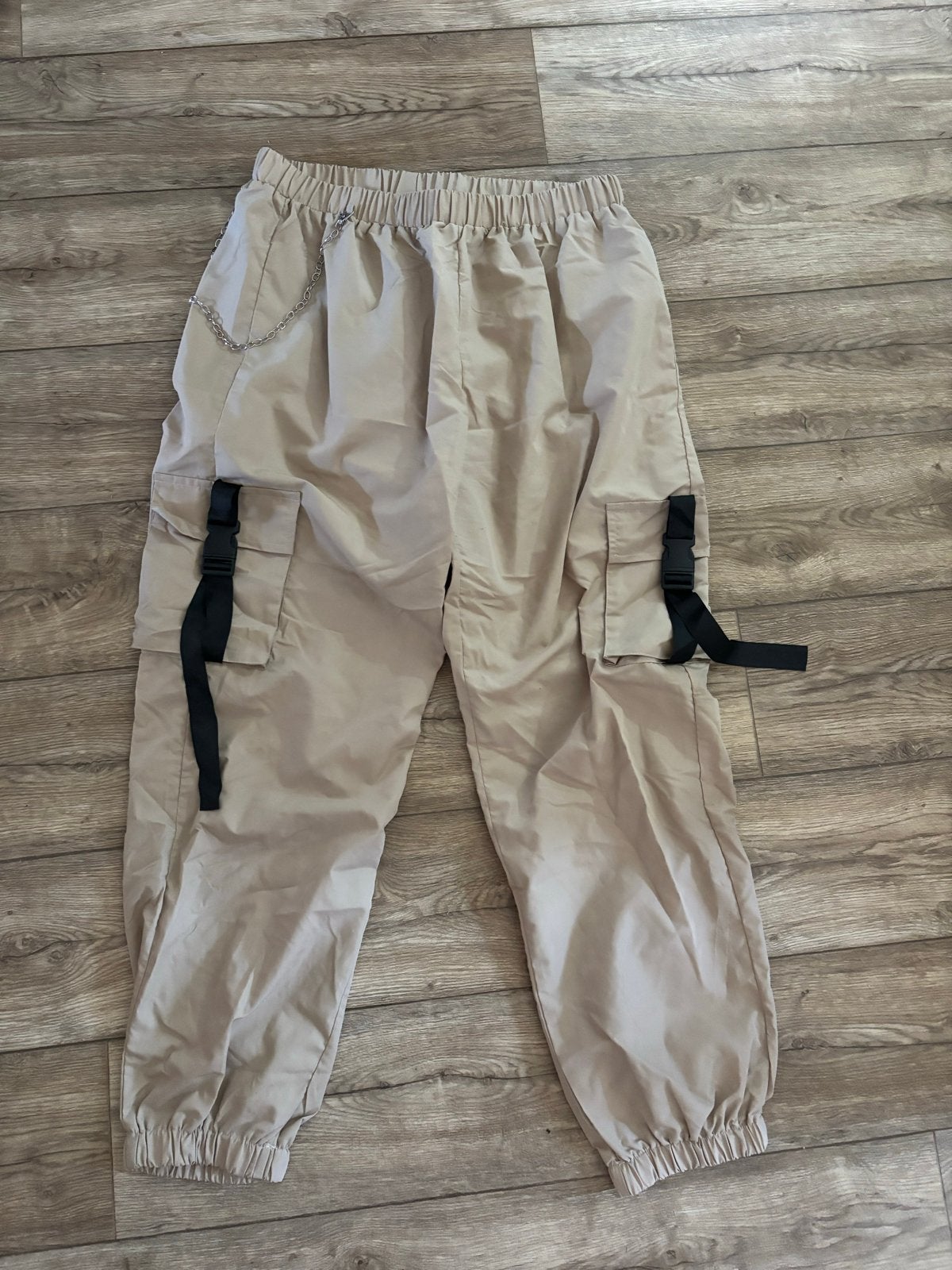 Cargo broek met ketting en gespen - Beige. Maat XL, Ophalen of Verzenden, Zo goed als nieuw, Beige, Lang