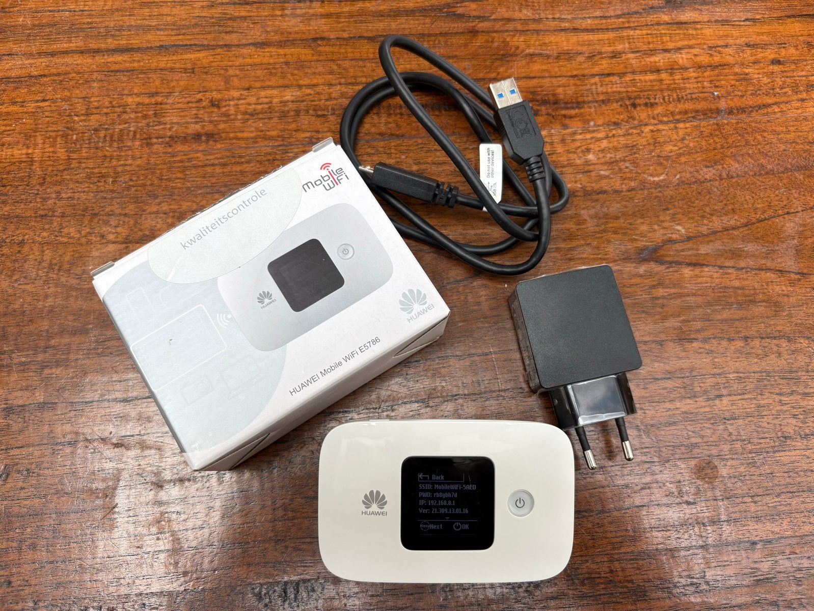 Huawei Mobile WiFi E5786 - Draagbare 4G Router, Ophalen, Zo goed als nieuw, Router