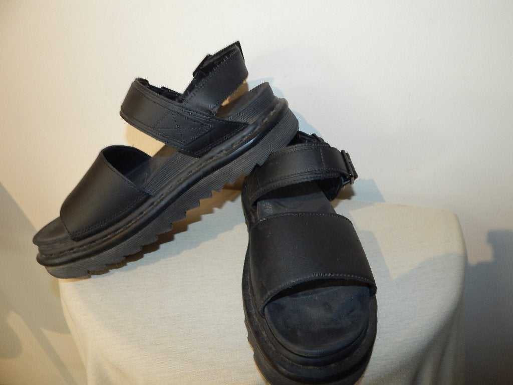 Dr Martens fijne sandalen zwart bredere banden gespen 40, Verzenden, Zwart, Sandalen of Muiltjes, Dr. Martens